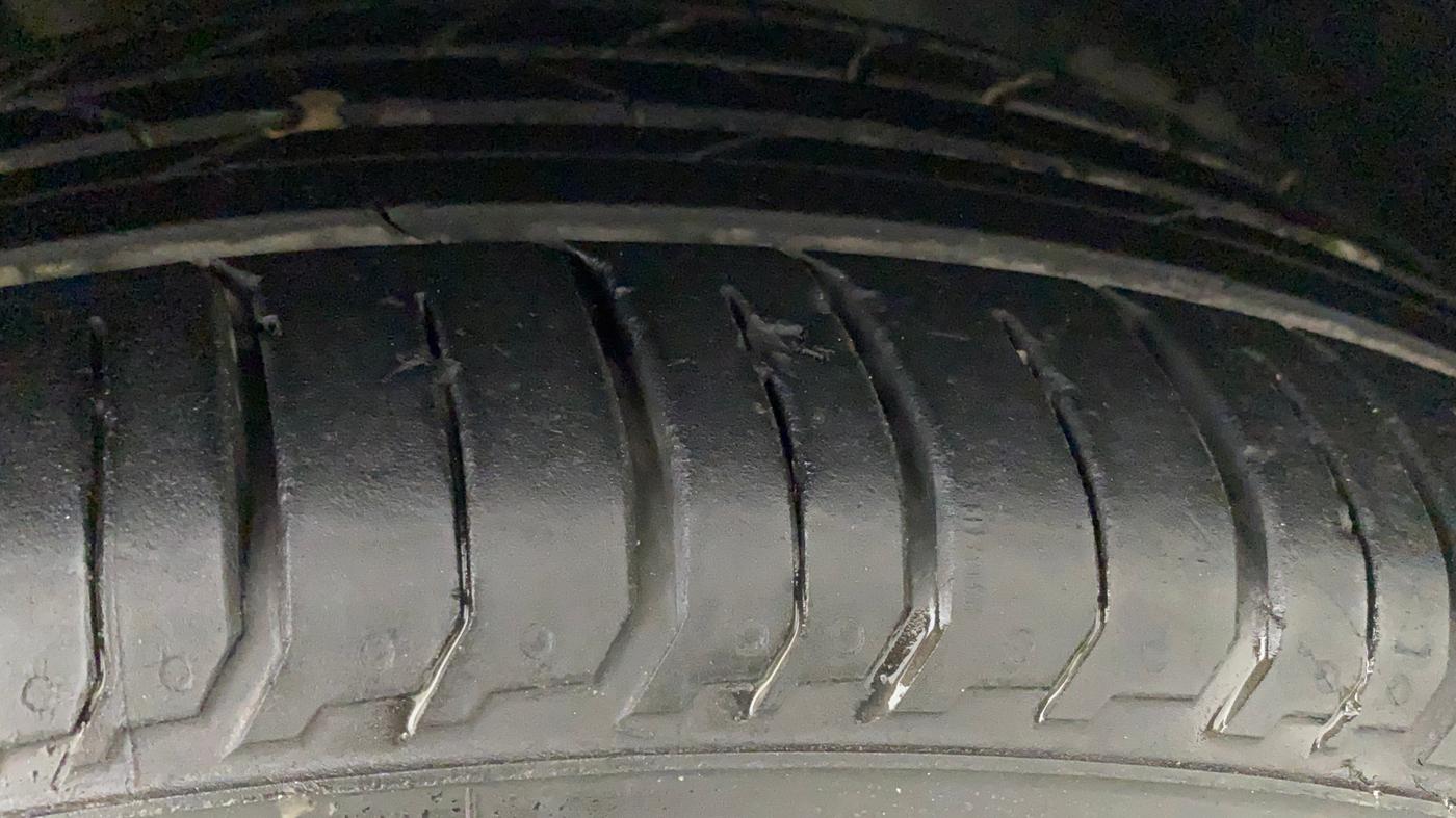 2022 Hyundai NEW I20 ASTA (O) 1.2 MT, Petrol, Manual, 16,031 km, Right Front Tyre Tread