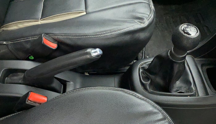 2017 Maruti Swift VXI O, CNG, Manual, 86,230 km, Gear Lever