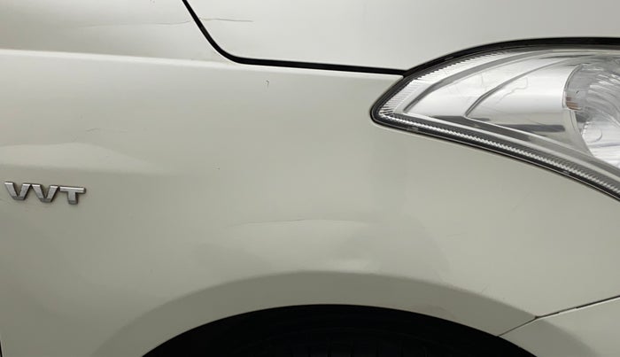 2017 Maruti Swift VXI O, CNG, Manual, 86,230 km, Right fender - Minor scratches