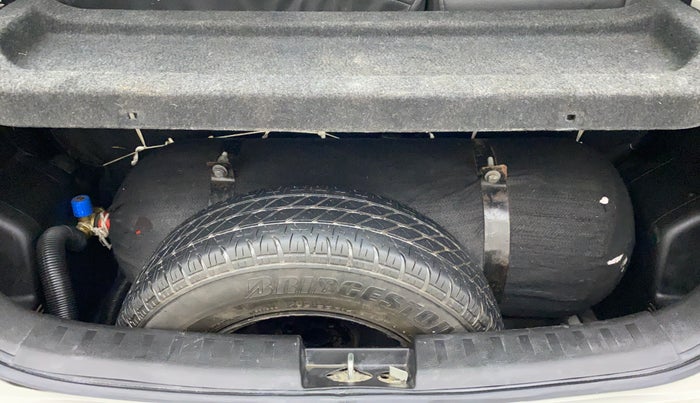 2017 Maruti Swift VXI O, CNG, Manual, 86,230 km, Boot Inside