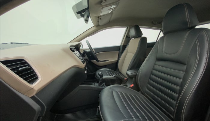 2016 Hyundai Elite i20 SPORTZ 1.2, Petrol, Manual, 42,979 km, Right Side Front Door Cabin