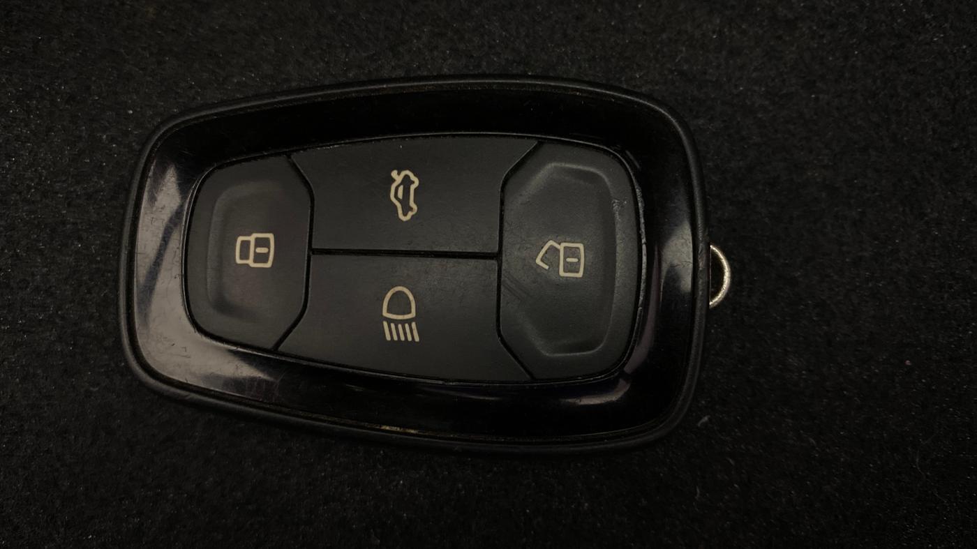 2021 Tata ALTROZ XZ PETROL, Petrol, Manual, 36,876 km, Key Close Up