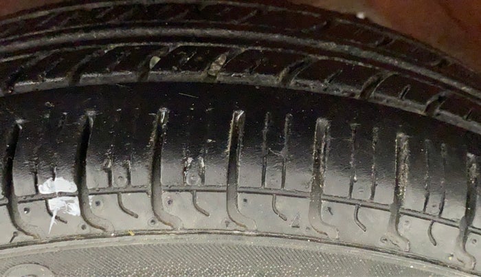 2013 Maruti Alto 800 LXI, Petrol, Manual, 52,042 km, Left Front Tyre Tread