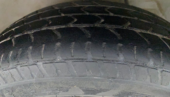 2018 Maruti Alto K10 VXI P, Petrol, Manual, 32,808 km, Left Front Tyre Tread