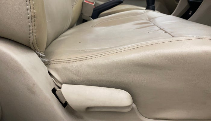 2016 Maruti Ciaz VXI, CNG, Manual, 88,281 km, Driver Side Adjustment Panel