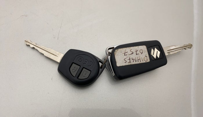 2016 Maruti Ciaz VXI, CNG, Manual, 88,281 km, Key Close Up