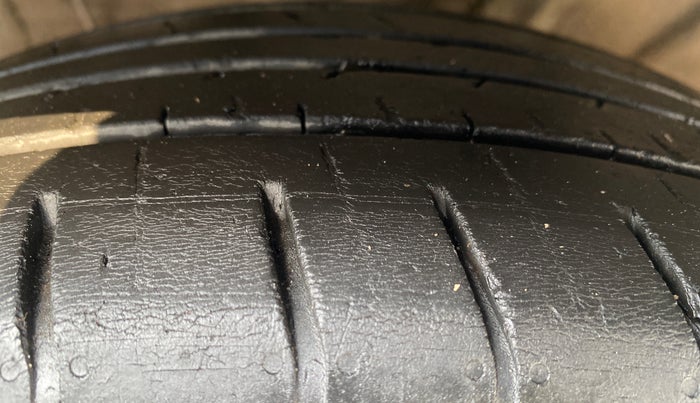 2021 Hyundai ALCAZAR PRESTIGE 2.0 MT 6STR, Petrol, Manual, 78,971 km, Right Front Tyre Tread