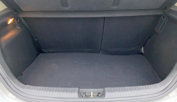 2014 Hyundai i20 SPORTZ 1.2 VTVT, Petrol, Manual, 50,906 km, Boot Inside