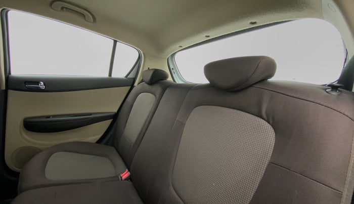 2014 Hyundai i20 SPORTZ 1.2 VTVT, Petrol, Manual, 50,906 km, Right Side Rear Door Cabin
