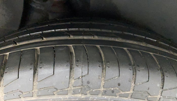 2019 Hyundai Creta SX AT 1.6 PETROL, Petrol, Automatic, 28,264 km, Right Rear Tyre Tread