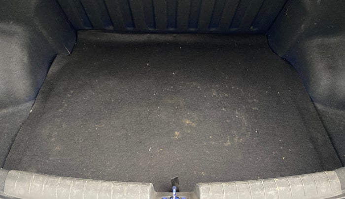 2015 Hyundai Xcent SX 1.2 (O), Petrol, Manual, 56,620 km, Boot Inside