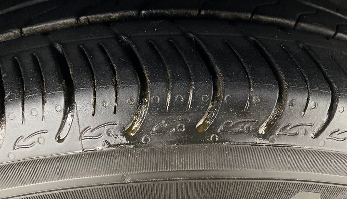 2015 Hyundai Xcent SX 1.2 (O), Petrol, Manual, 56,620 km, Right Front Tyre Tread