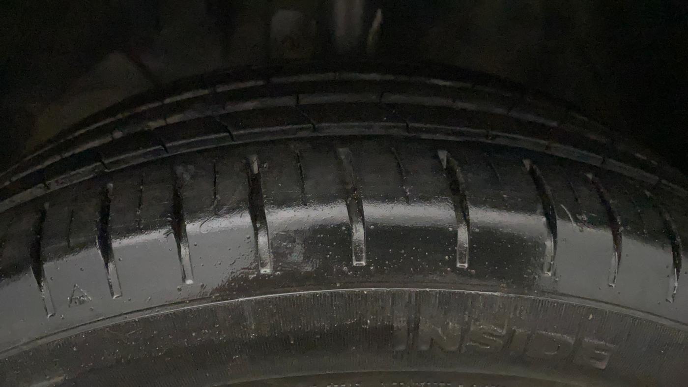 2020 Toyota Glanza G ISG, Petrol, Manual, 1,04,086 km, Left Front Tyre Tread