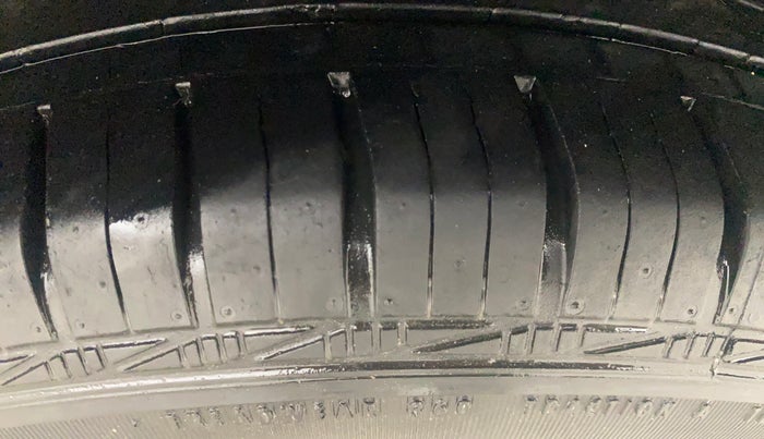 2014 Hyundai Elite i20 SPORTZ 1.2, Petrol, Manual, 1,22,146 km, Left Rear Tyre Tread