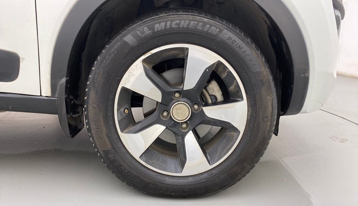 2018 Tata NEXON XZA PLUS DIESEL, Diesel, Automatic, 82,088 km, Right Front Wheel