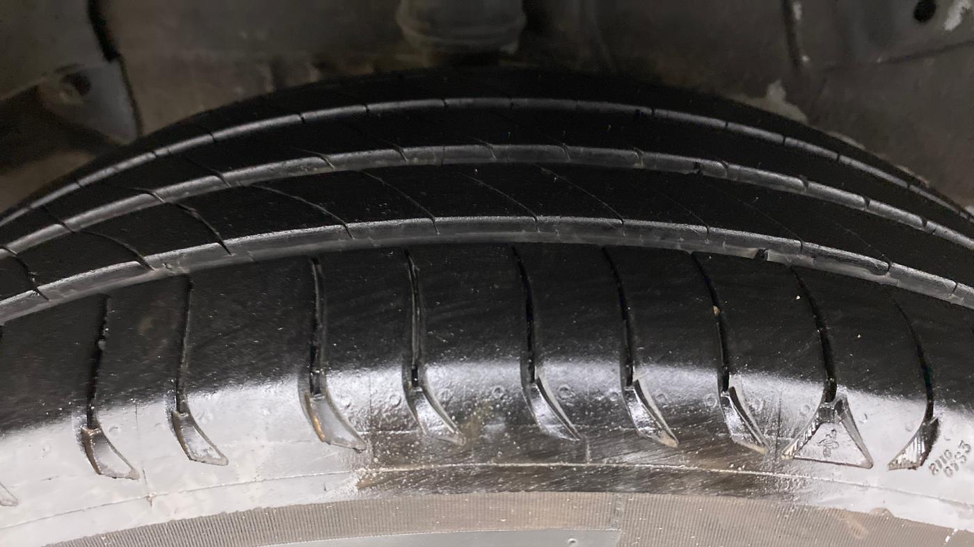 2018 Tata NEXON XZA PLUS DIESEL, Diesel, Automatic, 82,088 km, Right Rear Tyre Tread