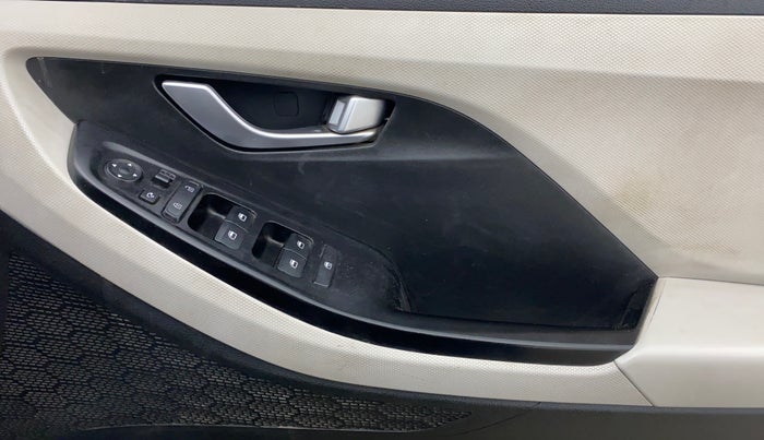 2023 Hyundai Creta SX 1.5 PETROL, Petrol, Manual, 31,347 km, Driver Side Door Panels Control