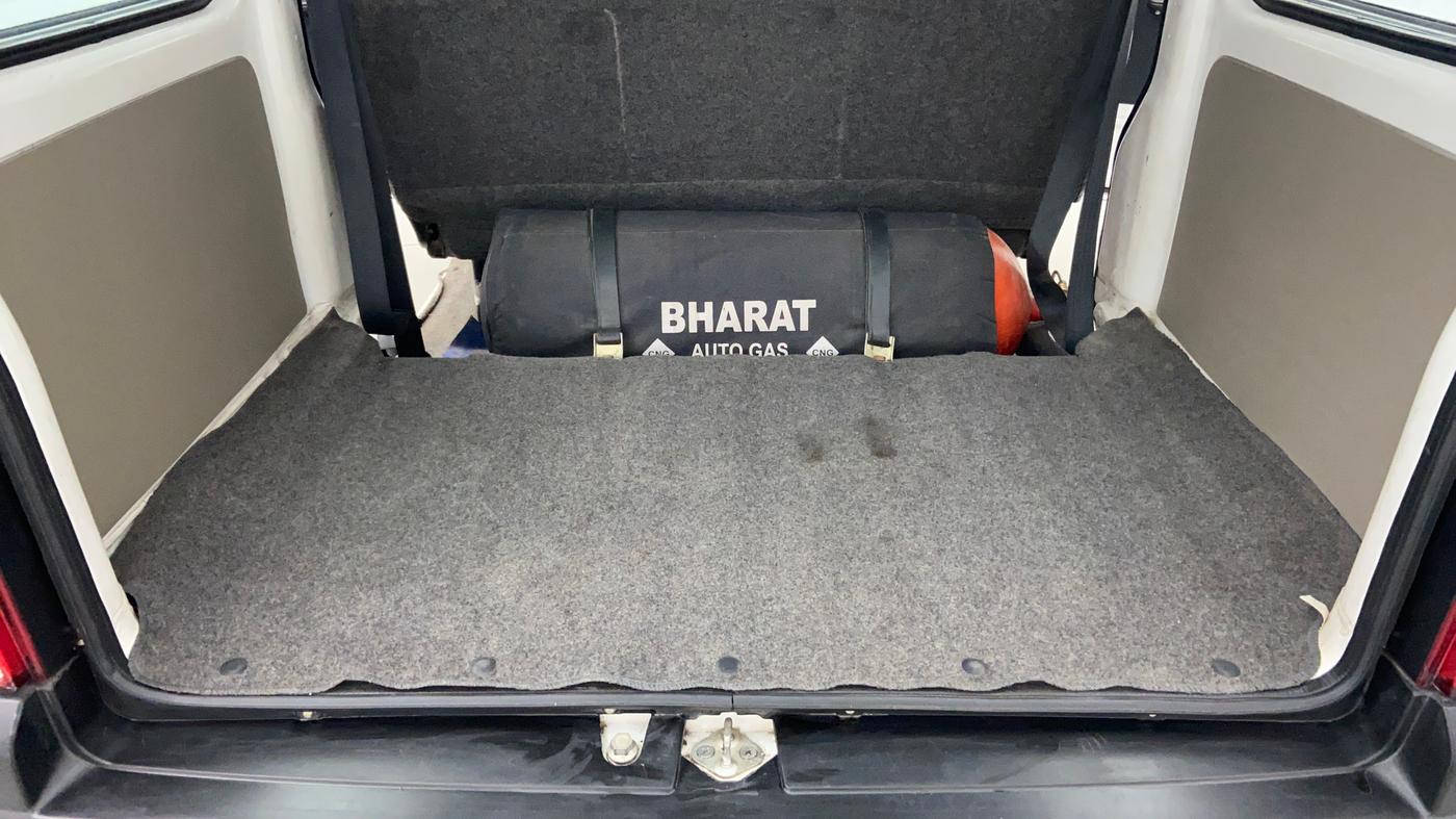 2017 Maruti Eeco 5 STR, CNG, Manual, 37,539 km, Boot Inside View