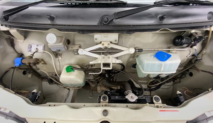 2017 Maruti Eeco 5 STR, CNG, Manual, 37,539 km, Engine Bonet View