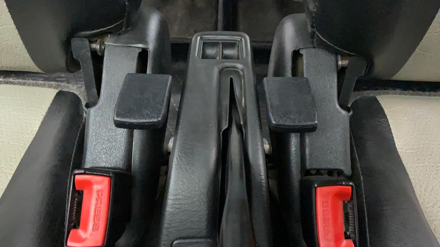 2017 Maruti Eeco 5 STR, CNG, Manual, 37,539 km, Driver Side Adjustment Panel