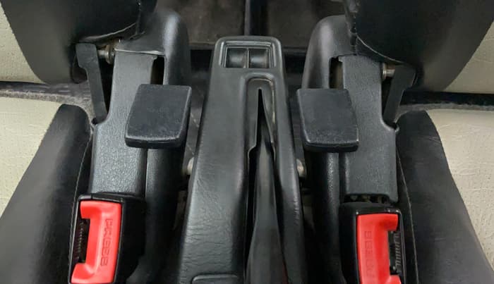 2017 Maruti Eeco 5 STR, CNG, Manual, 37,539 km, Driver Side Adjustment Panel