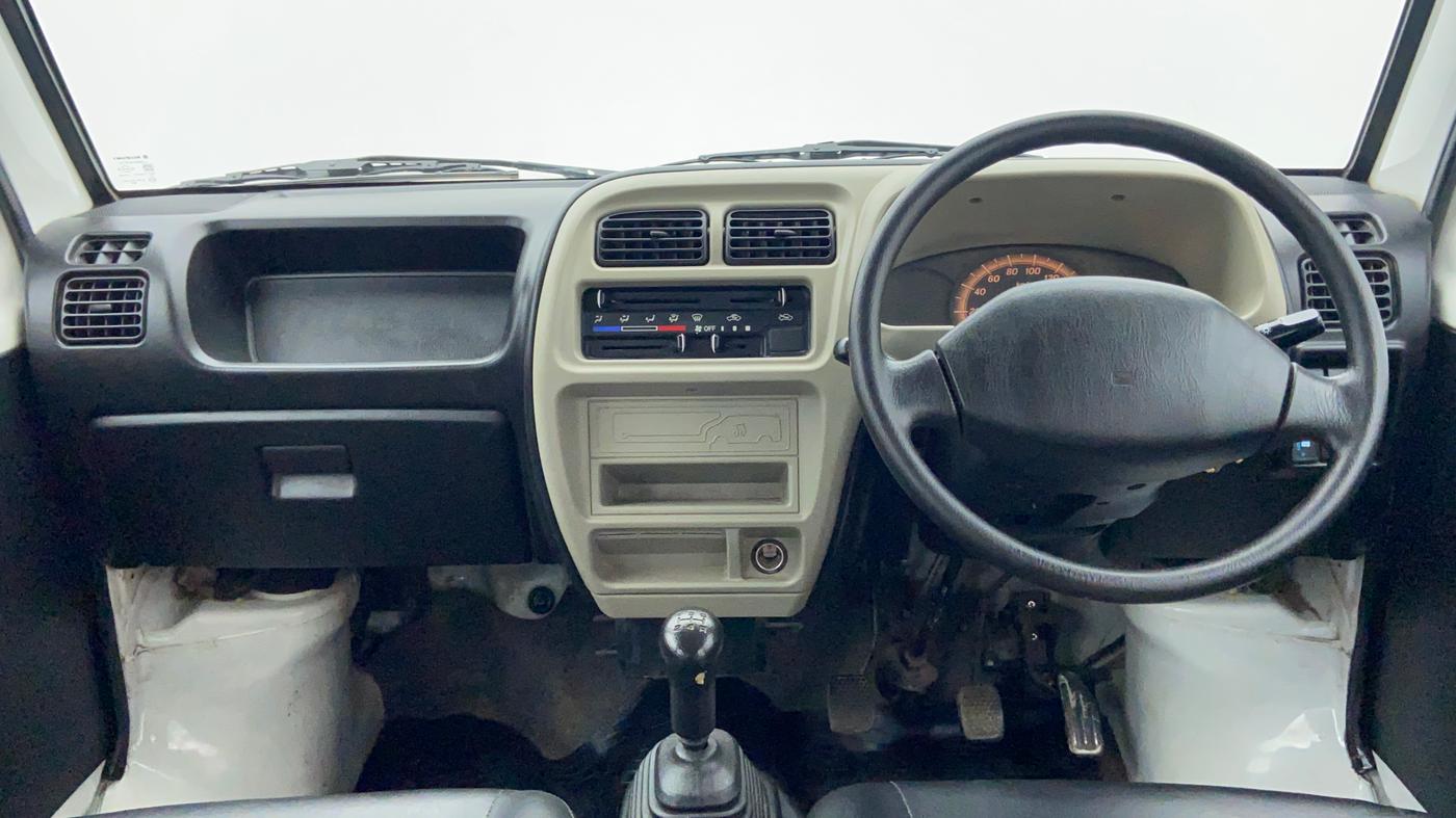 2017 Maruti Eeco 5 STR, CNG, Manual, 37,539 km, Dashboard View
