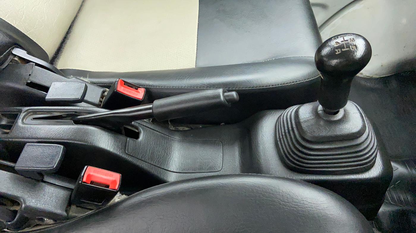 2017 Maruti Eeco 5 STR, CNG, Manual, 37,539 km, Gear Lever
