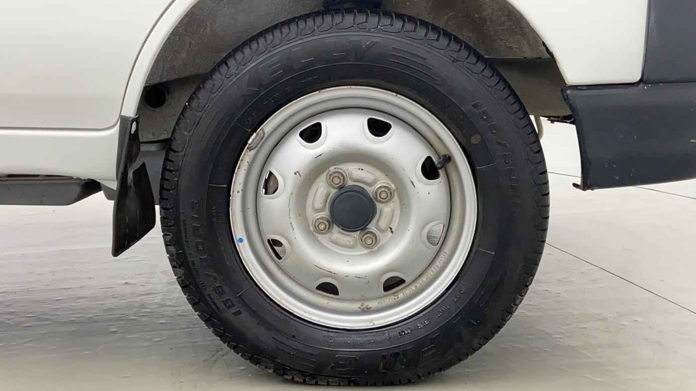2017 Maruti Eeco 5 STR, CNG, Manual, 37,539 km, Right Front Tyre