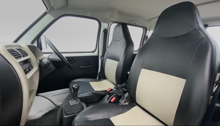 2017 Maruti Eeco 5 STR, CNG, Manual, 37,539 km, Right Side Front Door Cabin View