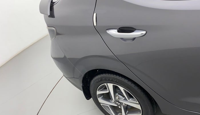 2021 Hyundai AURA SX PLUS 1.2 AMT, Petrol, Automatic, 34,132 km, Right quarter panel - Slightly dented