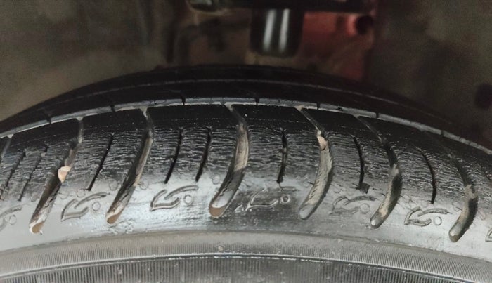 2021 Tata ALTROZ XT PETROL, Petrol, Manual, 24,302 km, Left Front Tyre Tread