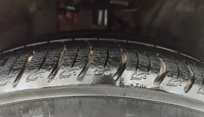 2021 Tata ALTROZ XT PETROL, Petrol, Manual, 24,302 km, Right Front Tyre Tread