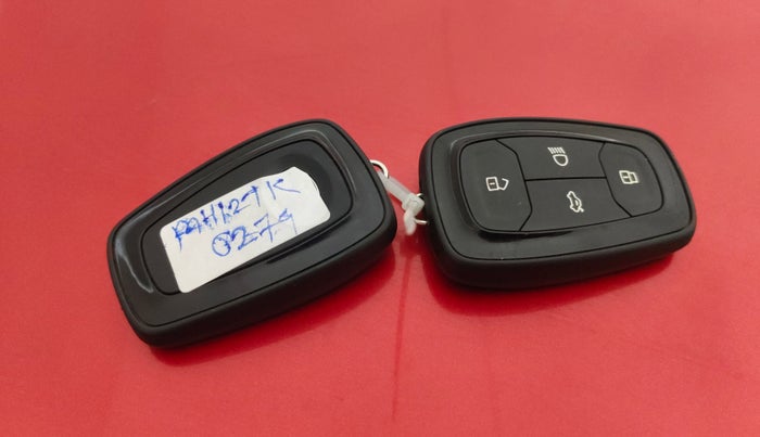 2021 Tata ALTROZ XT PETROL, Petrol, Manual, 24,302 km, Key Close Up