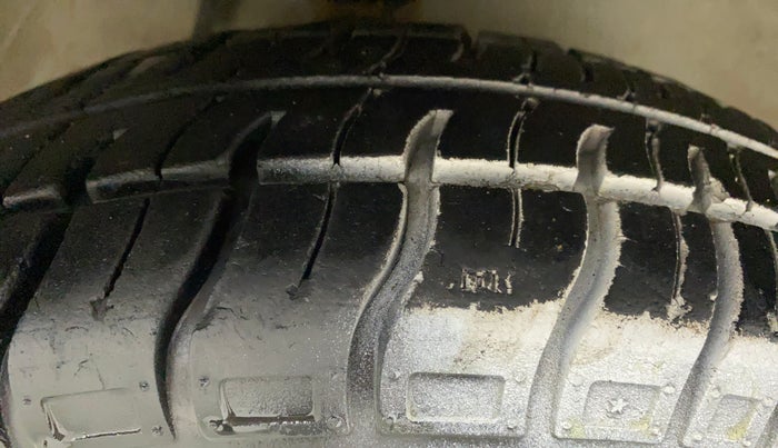 2017 Maruti Alto 800 VXI, Petrol, Manual, 11,815 km, Right Front Tyre Tread