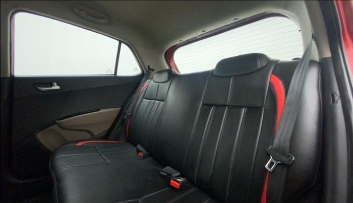 2018 Hyundai Grand i10 SPORTZ (O) 1.2 KAPPA VTVT, Petrol, Manual, 1,00,624 km, Right Side Rear Door Cabin