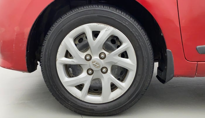 2018 Hyundai Grand i10 SPORTZ (O) 1.2 KAPPA VTVT, Petrol, Manual, 1,00,624 km, Left Front Wheel