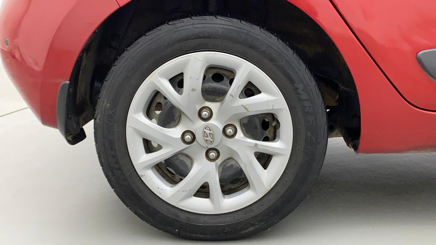 2018 Hyundai Grand i10 SPORTZ (O) 1.2 KAPPA VTVT, Petrol, Manual, 1,00,624 km, Right Rear Wheel