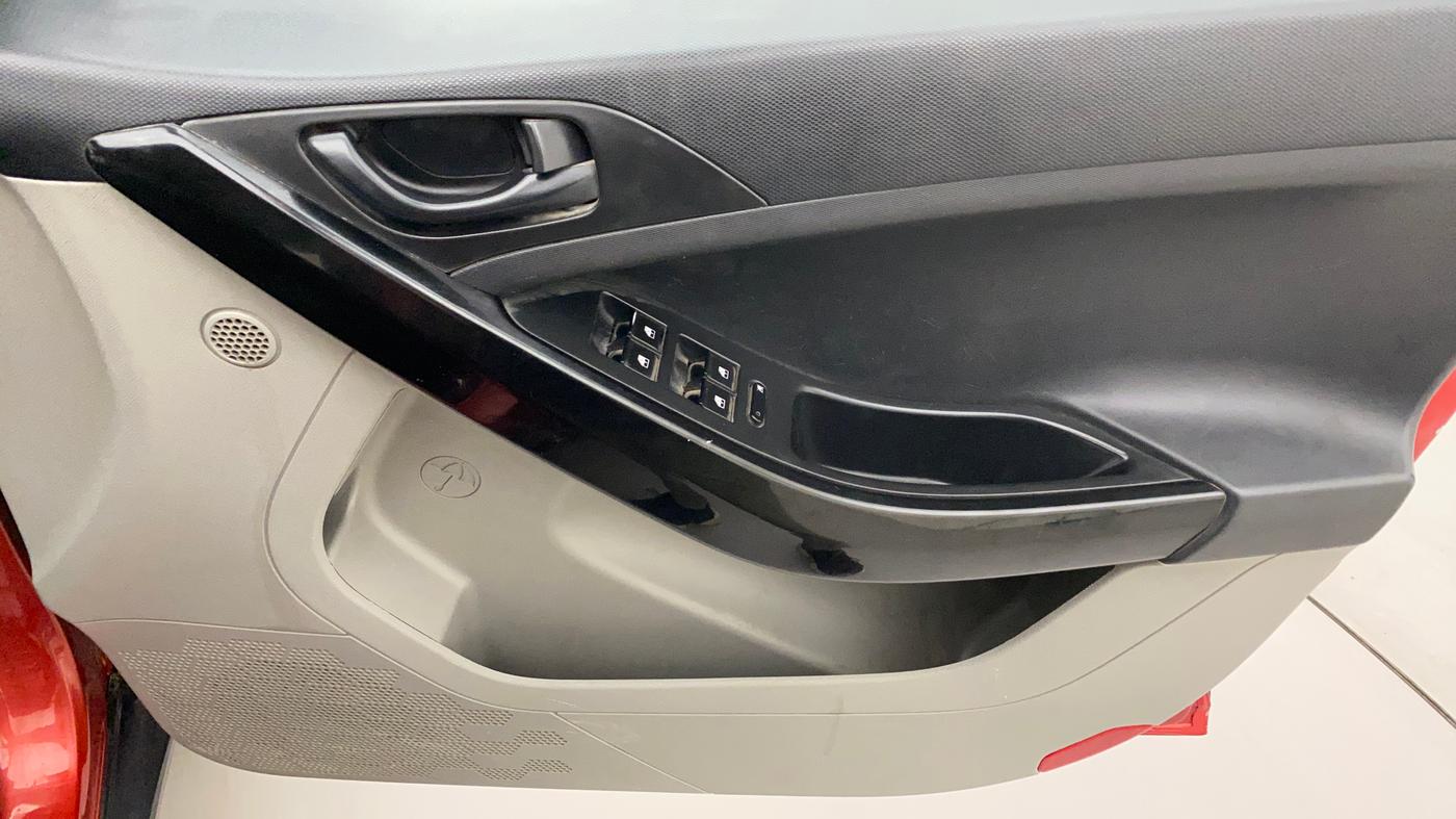 2018 Tata NEXON XM PETROL, Petrol, Manual, 90,188 km, Driver Side Door Panels Control