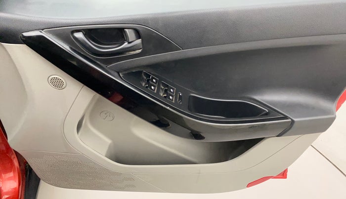 2018 Tata NEXON XM PETROL, Petrol, Manual, 90,188 km, Driver Side Door Panels Control