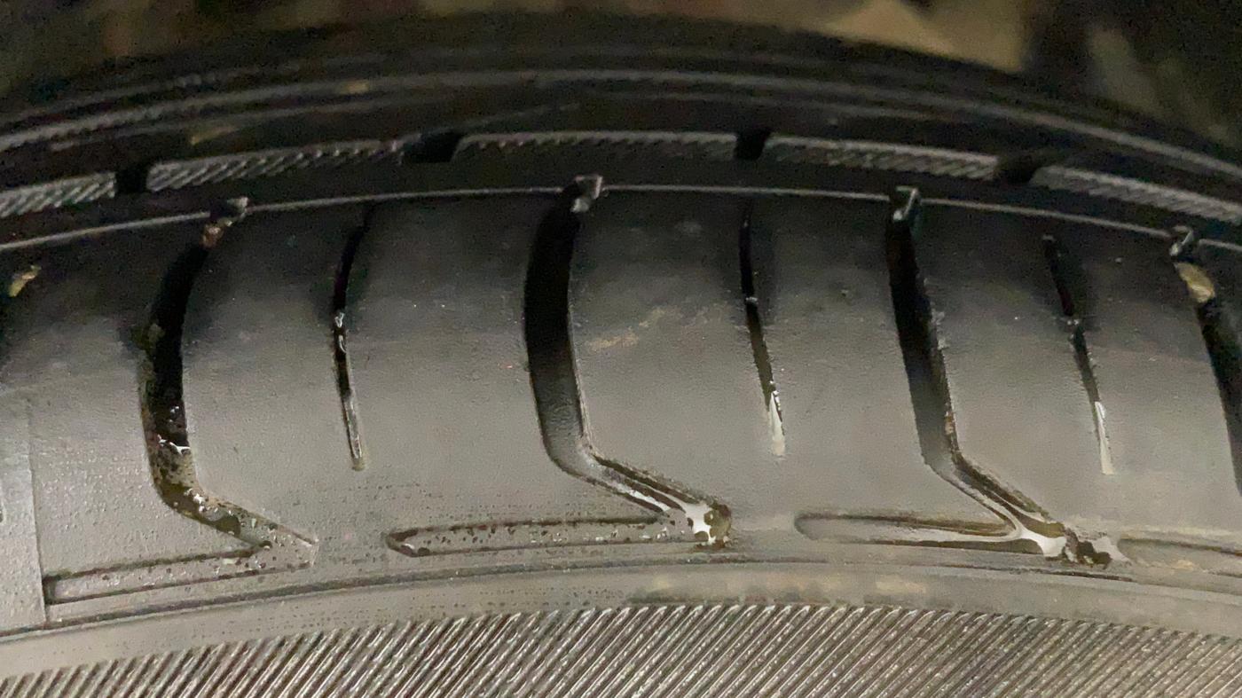 2018 Tata NEXON XM PETROL, Petrol, Manual, 90,188 km, Left Rear Tyre Tread