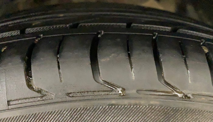 2018 Tata NEXON XM PETROL, Petrol, Manual, 90,188 km, Left Rear Tyre Tread