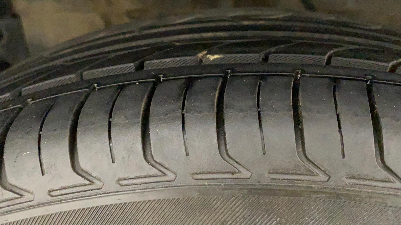 2018 Tata NEXON XM PETROL, Petrol, Manual, 90,188 km, Right Rear Tyre Tread