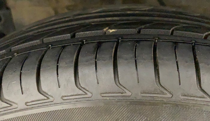 2018 Tata NEXON XM PETROL, Petrol, Manual, 90,188 km, Right Rear Tyre Tread