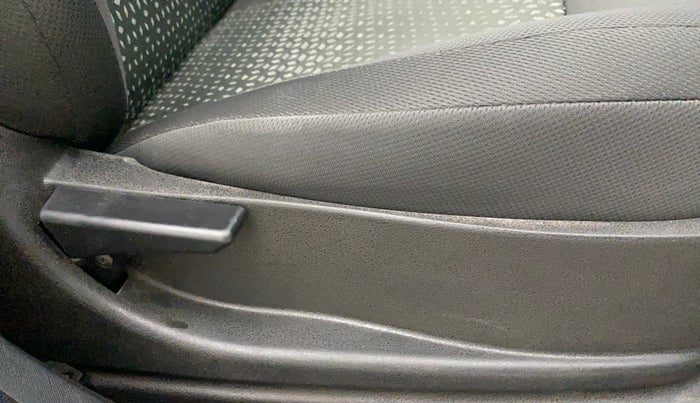 2018 Tata NEXON XM PETROL, Petrol, Manual, 90,188 km, Driver Side Adjustment Panel
