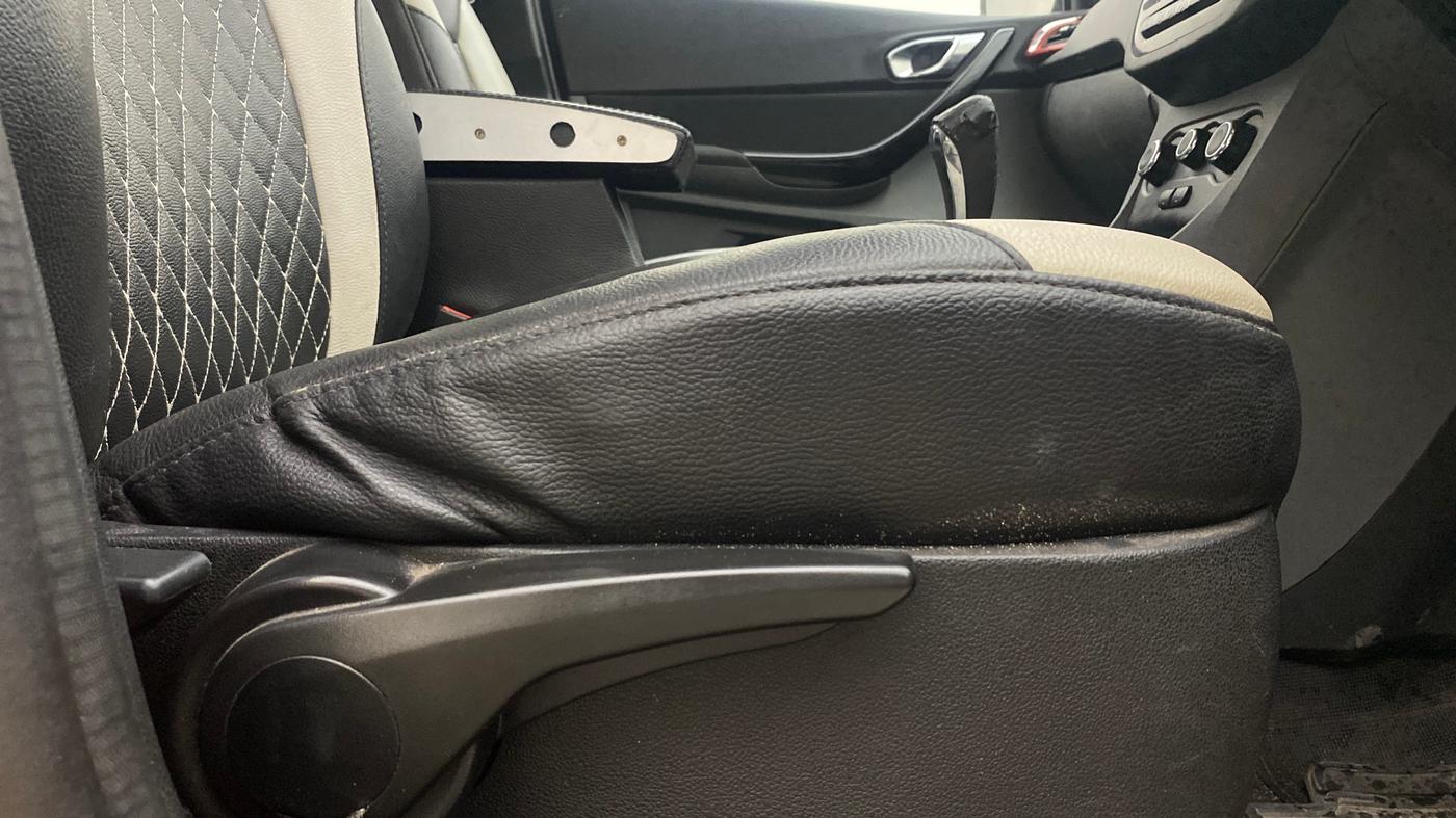 2018 Tata TIGOR XZA PETROL, Petrol, Automatic, 67,615 km, Driver Side Adjustment Panel