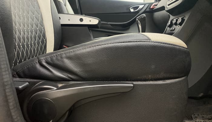 2018 Tata TIGOR XZA PETROL, Petrol, Automatic, 67,273 km, Driver Side Adjustment Panel