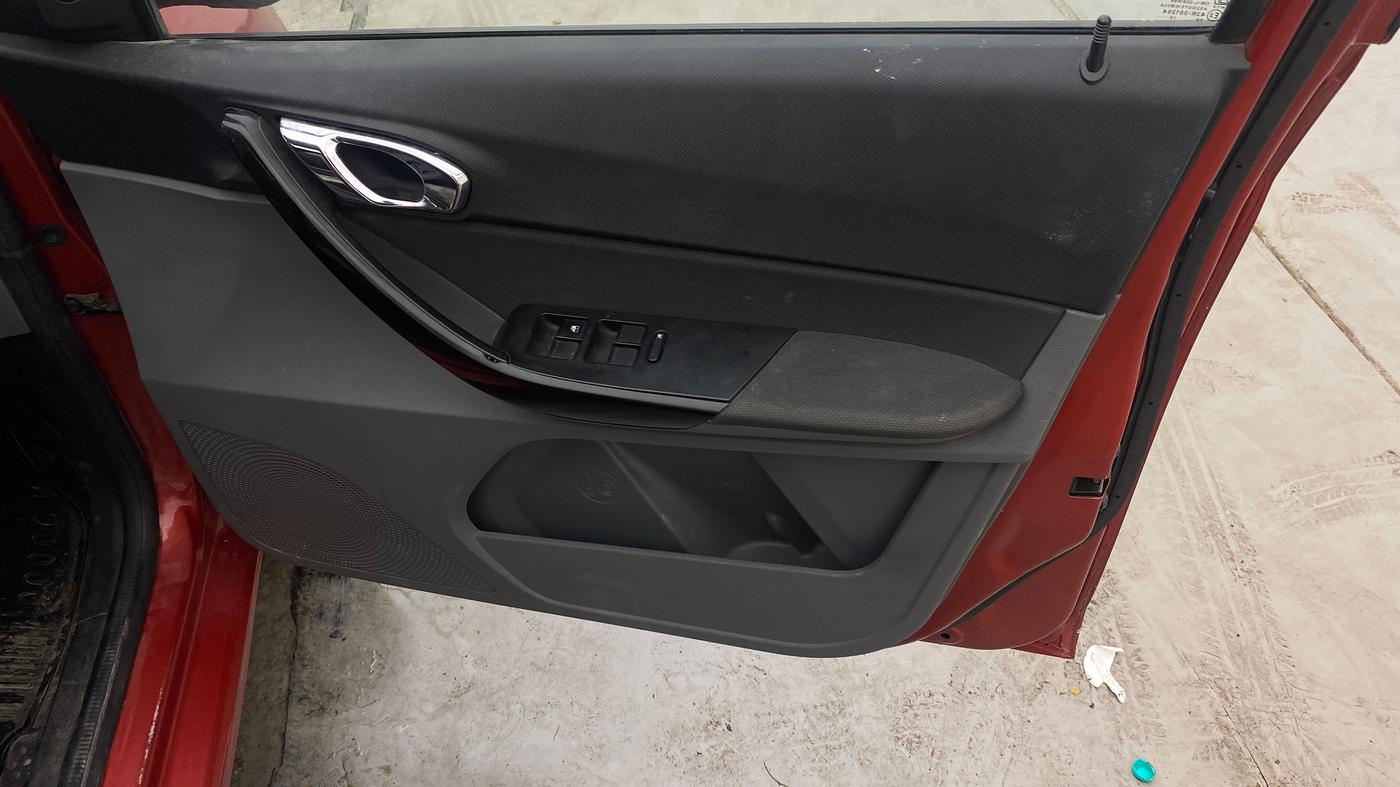 2018 Tata TIGOR XZA PETROL, Petrol, Automatic, 67,615 km, Driver Side Door Panels Control