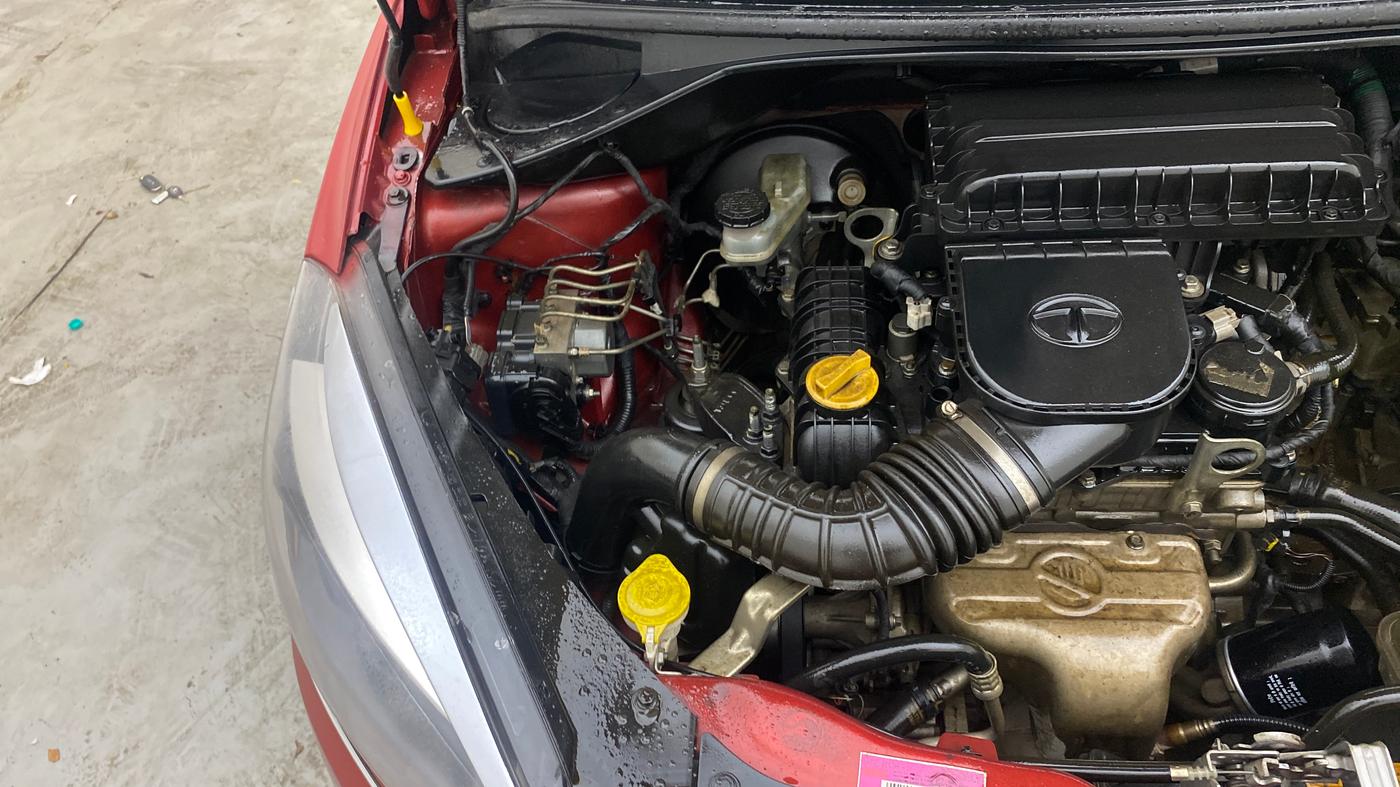 2018 Tata TIGOR XZA PETROL, Petrol, Automatic, 67,615 km, Engine View - Right