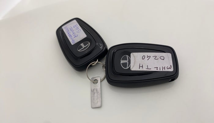 2021 Tata ALTROZ XZ PETROL, Petrol, Manual, 12,115 km, Key Close Up