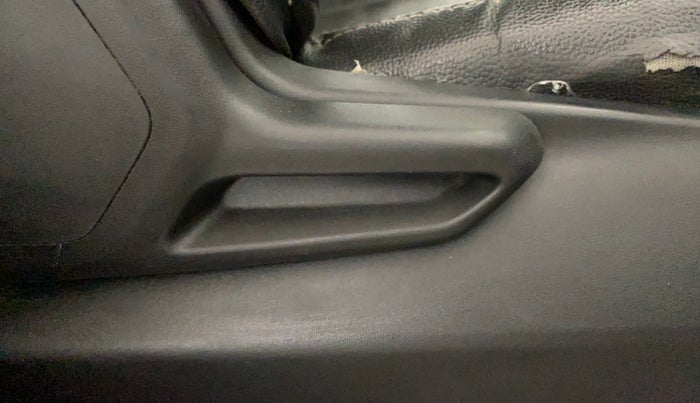 2020 Tata NEXON XMA SUNROOF PETROL, Petrol, Automatic, 75,708 km, Driver Side Adjustment Panel